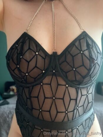 tantilising_tushy