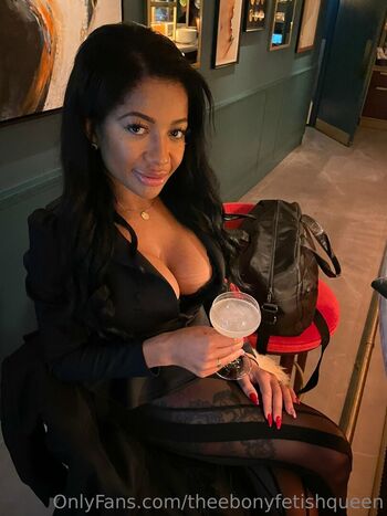 theebonyfetishqueen