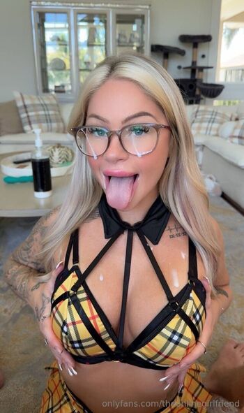 theonlinegirlfriend