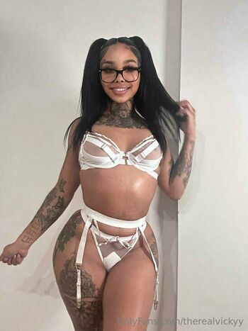 therealvickyy
