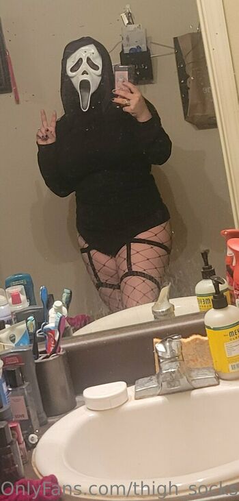 thigh_socks