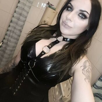 ThrashMetalDoll