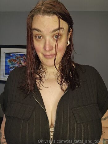 tits_tatts_and_tolkien