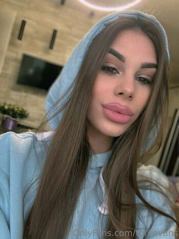 tori_evanns