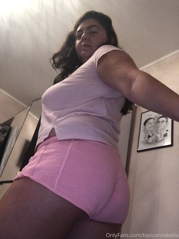 toxicannabella