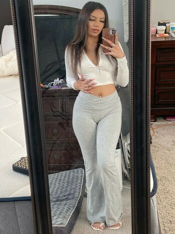 Um.Alayna