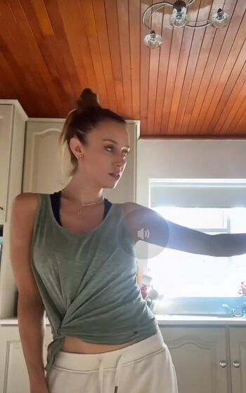 Una Healy