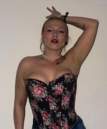 vanny_flowerchild