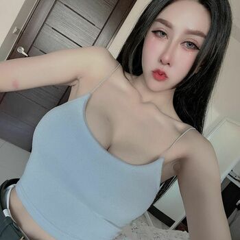 Wei Ling 凌薇
