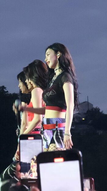 WomenK-pop