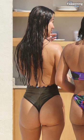 Yazmin Oukhellou