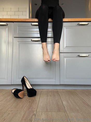 your_feet_fantasies