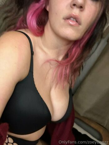 zoeybenzz