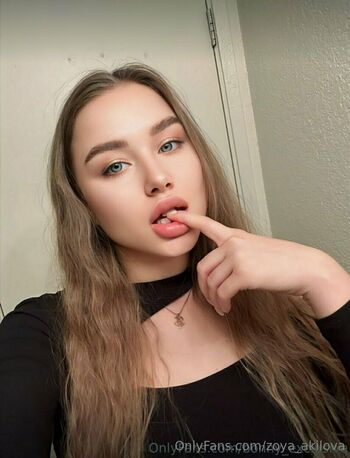 zoya_akilova
