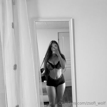 Zsofi Farkas, Zsofi Wolf