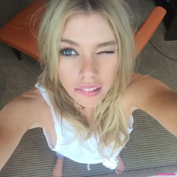 Stella Maxwell